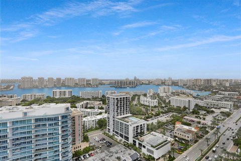 Copropriété à vendre à Sunny Isles Beach, Floride: 3 chambres, 194.17 m2 № 1377547 - photo 1