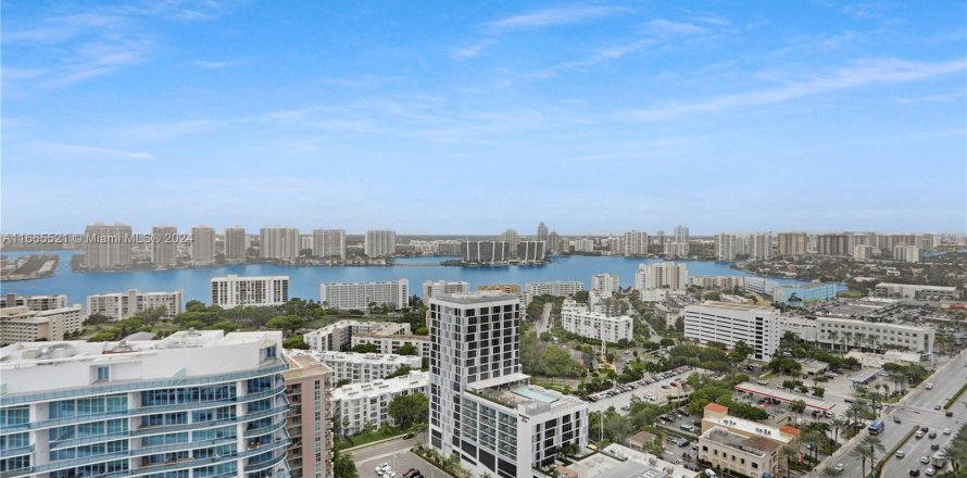 Condominio en Sunny Isles Beach, Florida, 3 dormitorios  № 1377547