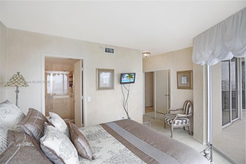 Condo in Sunny Isles Beach, Florida, 3 bedrooms  № 1377547 - photo 24