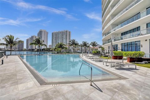 Condo in Aventura, Florida, 3 bedrooms  № 1377453 - photo 29