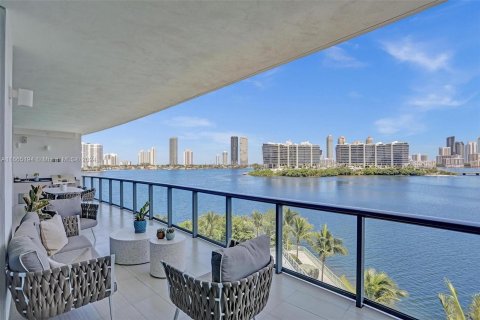 Copropriété à louer à Aventura, Floride: 3 chambres, 275.18 m2 № 1377453 - photo 8