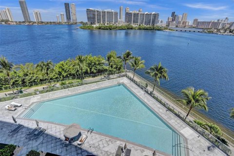 Condominio en alquiler en Aventura, Florida, 3 dormitorios, 275.18 m2 № 1377453 - foto 11