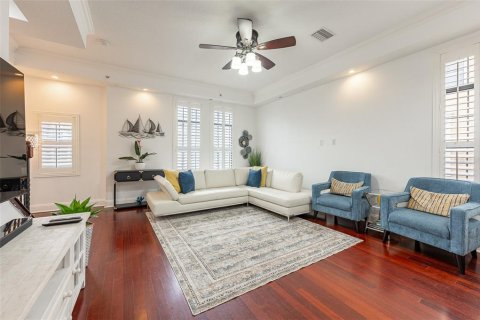 Touwnhouse à vendre à Tampa, Floride: 3 chambres, 193.05 m2 № 929065 - photo 6