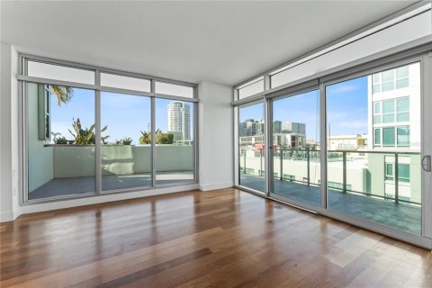 Condominio en venta en Tampa, Florida, 2 dormitorios, 105.35 m2 № 1391368 - foto 3