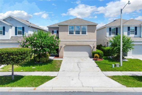 Villa ou maison à vendre à Kissimmee, Floride: 4 chambres, 263.29 m2 № 1320327 - photo 1