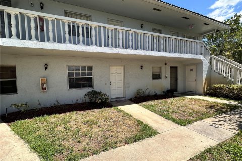 Condo in Coral Springs, Florida, 1 bedroom  № 1189603 - photo 12