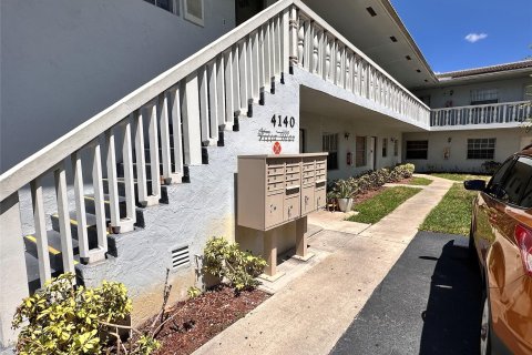 Condominio en venta en Coral Springs, Florida, 1 dormitorio, 48.68 m2 № 1189603 - foto 15