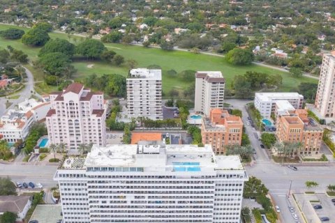 Condominio en venta en Coral Gables, Florida, 1 dormitorio, 72.46 m2 № 1189602 - foto 17