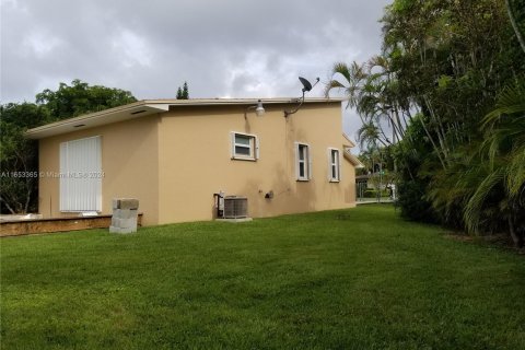 Villa ou maison à louer à Homestead, Floride: 1 chambre, 59.46 m2 № 1348262 - photo 10