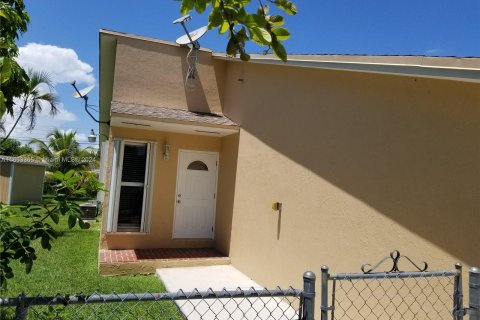 Villa ou maison à louer à Homestead, Floride: 1 chambre, 59.46 m2 № 1348262 - photo 2