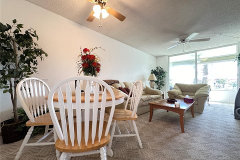 Condo in Sunrise, Florida, 1 bedroom  № 1357289 - photo 10