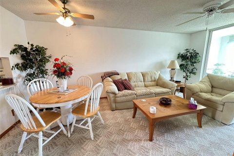 Condo in Sunrise, Florida, 1 bedroom  № 1357289 - photo 11