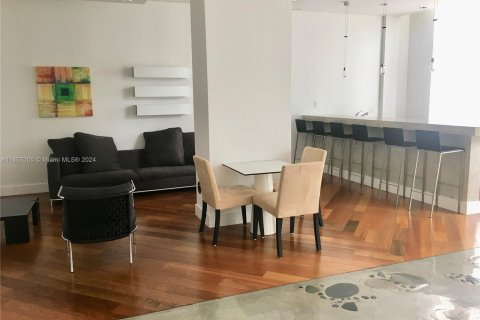 Condominio en alquiler en Miami, Florida, 1 dormitorio, 72.84 m2 № 1357288 - foto 10