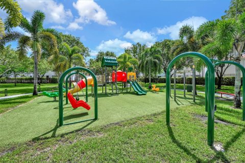 Adosado en alquiler en Doral, Florida, 4 dormitorios, 195.56 m2 № 1357286 - foto 13