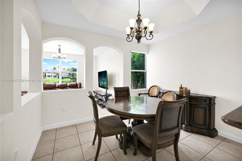 Townhouse in Doral, Florida 4 bedrooms, 195.56 sq.m. № 1357286 - photo 7