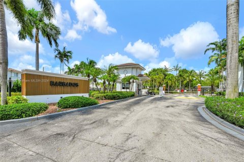 Touwnhouse à louer à Doral, Floride: 4 chambres, 195.56 m2 № 1357286 - photo 12