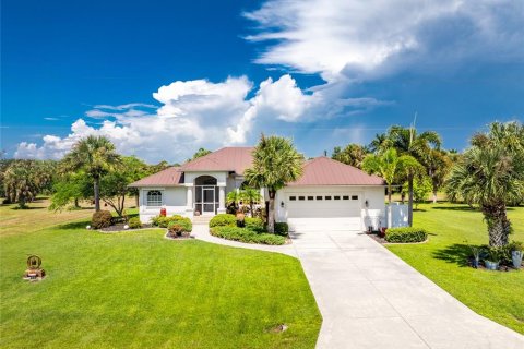 Villa ou maison à vendre à Punta Gorda, Floride: 3 chambres, 161.37 m2 № 1374041 - photo 1