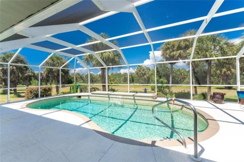 Villa ou maison à vendre à Punta Gorda, Floride: 3 chambres, 161.37 m2 № 1374041 - photo 2