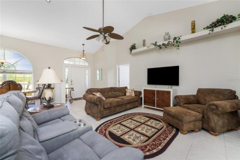 Villa ou maison à vendre à Punta Gorda, Floride: 3 chambres, 161.37 m2 № 1374041 - photo 11