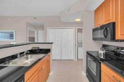 Condo in Orlando, Florida, 1 bedroom  № 1390997 - photo 6