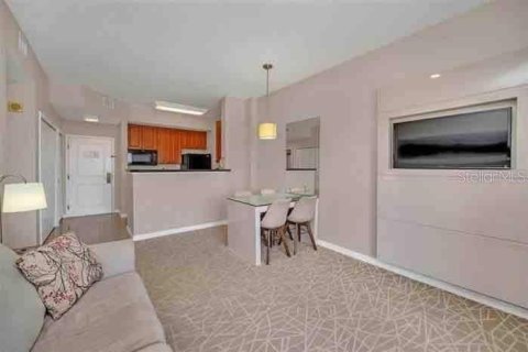 Condo in Orlando, Florida, 1 bedroom  № 1390997 - photo 8