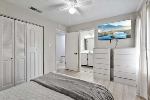 Touwnhouse à vendre à Brandon, Floride: 3 chambres, 116.69 m2 № 1390972 - photo 11