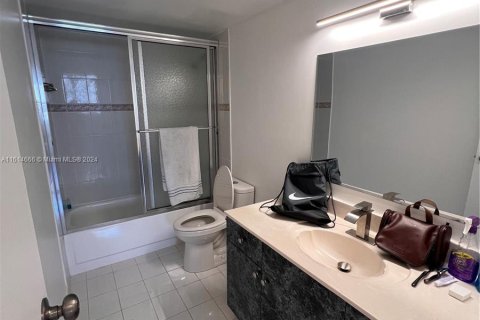 Condo in North Miami Beach, Florida, 1 bedroom  № 1236282 - photo 8