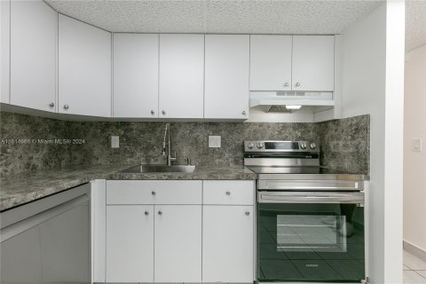 Condominio en venta en North Miami Beach, Florida, 1 dormitorio, 83.05 m2 № 1236282 - foto 28