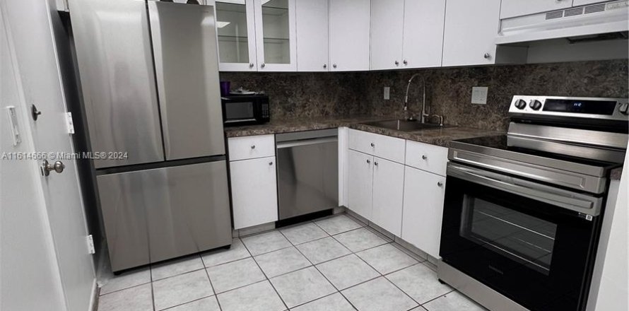 Condo in North Miami Beach, Florida, 1 bedroom  № 1236282