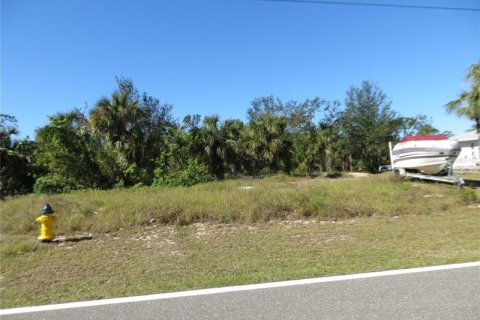 Terreno en venta en Port Charlotte, Florida № 259571 - foto 2