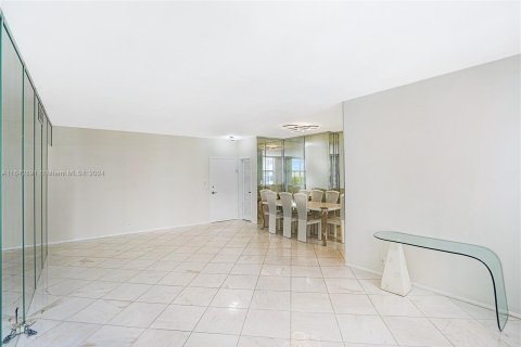 Copropriété à vendre à Miami Beach, Floride: 2 chambres, 105.35 m2 № 1325945 - photo 4