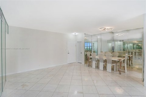 Copropriété à vendre à Miami Beach, Floride: 2 chambres, 105.35 m2 № 1325945 - photo 5