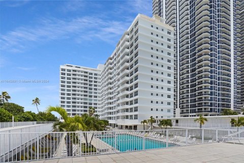 Condominio en venta en Miami Beach, Florida, 2 dormitorios, 105.35 m2 № 1325945 - foto 20