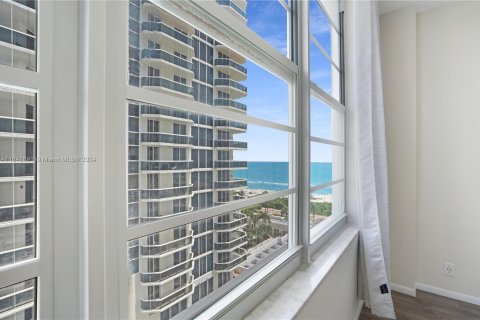 Copropriété à vendre à Miami Beach, Floride: 2 chambres, 105.35 m2 № 1325945 - photo 11