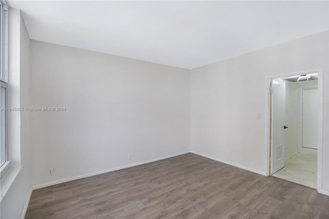 Copropriété à vendre à Miami Beach, Floride: 2 chambres, 105.35 m2 № 1325945 - photo 15