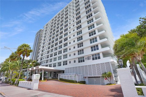 Copropriété à vendre à Miami Beach, Floride: 2 chambres, 105.35 m2 № 1325945 - photo 30