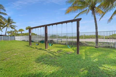 Copropriété à vendre à Miami Beach, Floride: 2 chambres, 105.35 m2 № 1325945 - photo 25