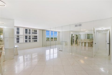 Copropriété à vendre à Miami Beach, Floride: 2 chambres, 105.35 m2 № 1325945 - photo 2