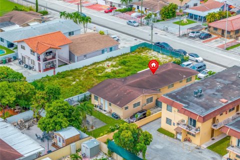 Commercial property in Hialeah, Florida 195.56 sq.m. № 1325901 - photo 20