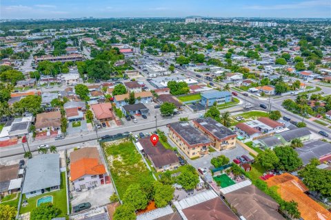 Commercial property in Hialeah, Florida 195.56 sq.m. № 1325901 - photo 14