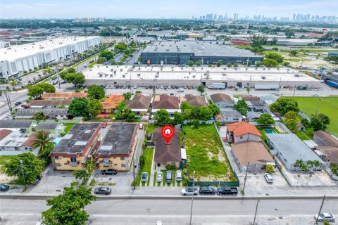 Immobilier commercial à vendre à Hialeah, Floride: 195.56 m2 № 1325901 - photo 3