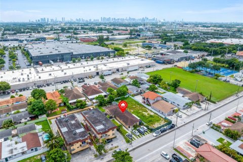 Immobilier commercial à vendre à Hialeah, Floride: 195.56 m2 № 1325901 - photo 5