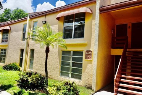 Condominio en venta en Tamarac, Florida, 3 dormitorios, 108.42 m2 № 913714 - foto 7