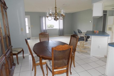 House in Summerfield, Florida 2 bedrooms, 115.94 sq.m. № 1351112 - photo 6