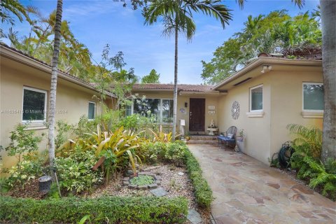 Casa en venta en Miami Springs, Florida, 3 dormitorios № 1306210 - foto 1