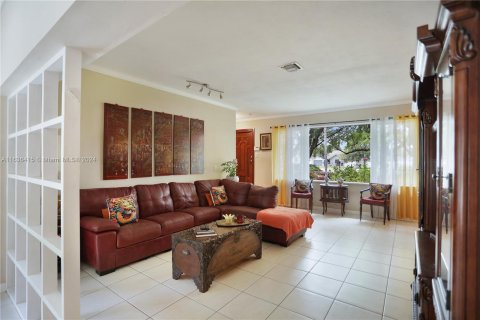 Casa en venta en Miami Springs, Florida, 3 dormitorios № 1306210 - foto 14