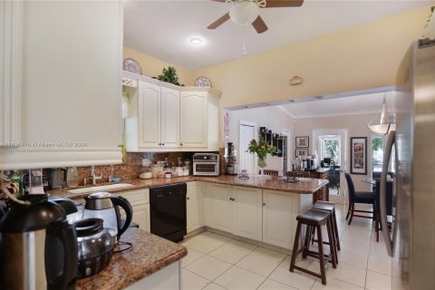 Casa en venta en Miami Springs, Florida, 3 dormitorios № 1306210 - foto 4