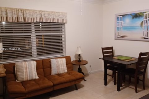 Condominio en venta en Hollywood, Florida, 1 dormitorio, 39.95 m2 № 1306253 - foto 8