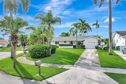 Villa ou maison à vendre à Cutler Bay, Floride: 4 chambres, 235.32 m2 № 1348768 - photo 27