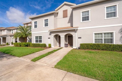Townhouse in STOREY LAKE in Kissimmee, Florida 4 bedrooms, 177.81 sq.m. № 864166 - photo 1
